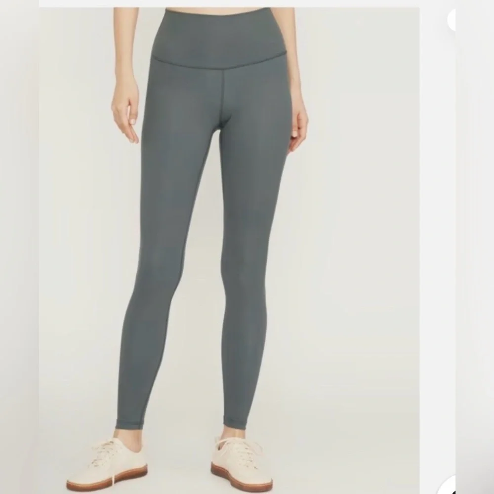 Everlane Perform Ankle Leggings